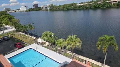 5249 NW 7th Street Miami FL 33126