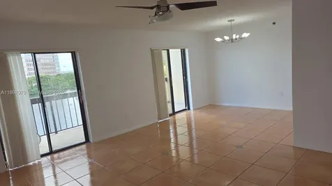 5249 NW 7th Street Miami FL 33126