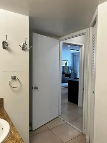 Aventura FL 33180
