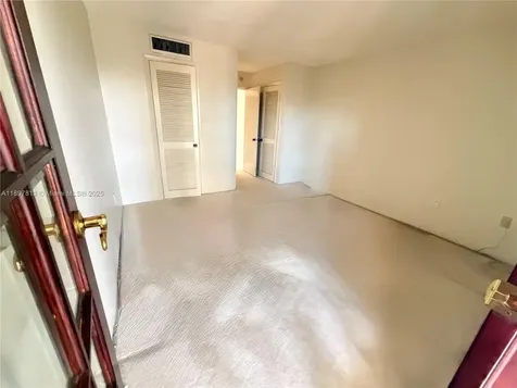 6423 Collins Avenue Miami Beach FL 33141