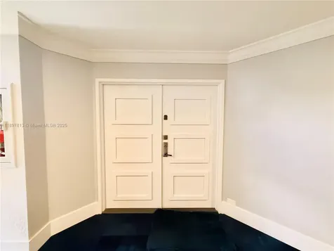 6423 Collins Avenue Miami Beach FL 33141