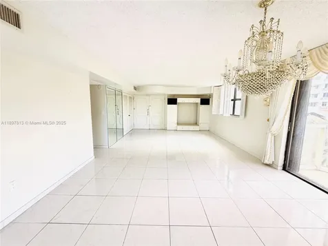 6423 Collins Avenue Miami Beach FL 33141