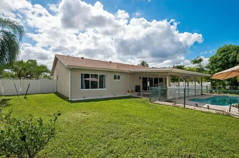 8271 Cassia Terrace Tamarac FL 33321