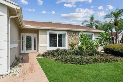 8271 Cassia Terrace Tamarac FL 33321