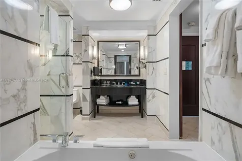 4391 Collins Avenue Miami Beach FL 33140