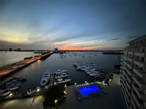 7904 West Drive North Bay Village FL 33141
