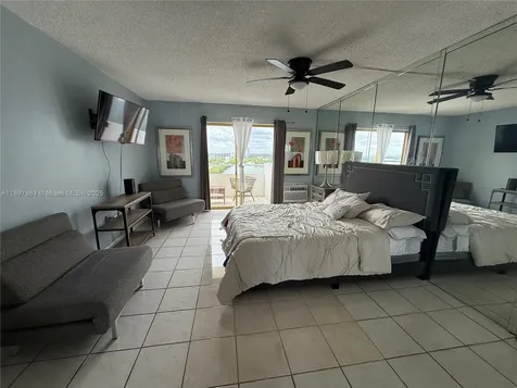 7904 West Drive North Bay Village FL 33141