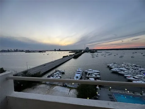 7904 West Drive North Bay Village FL 33141