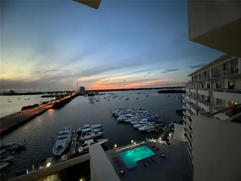 7904 West Drive North Bay Village FL 33141