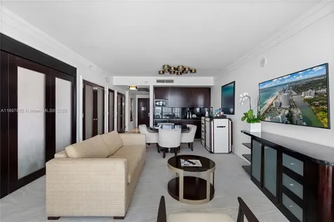 4391 Collins Avenue Miami Beach FL 33140