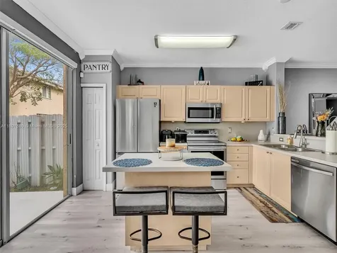 9125 NW 40th Street Sunrise FL 33351