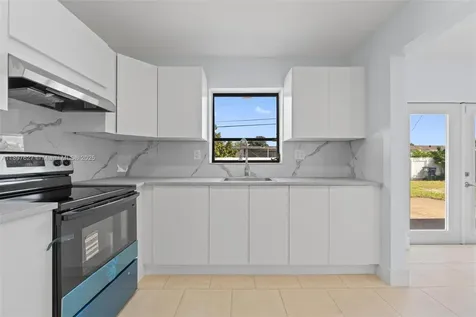 15913 Fairway Heights Boulevard Miami FL 33157
