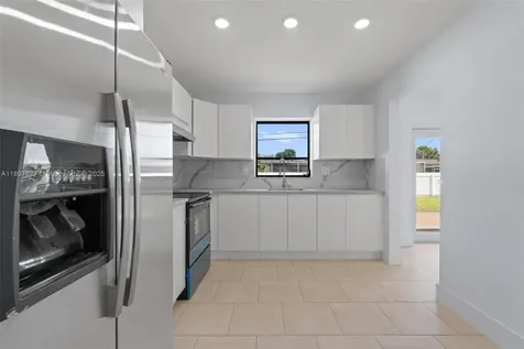 15913 Fairway Heights Boulevard Miami FL 33157