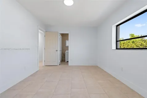 15913 Fairway Heights Boulevard Miami FL 33157