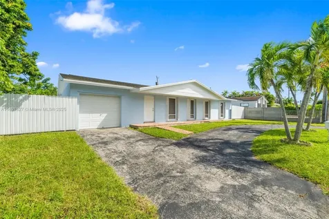 15913 Fairway Heights Boulevard Miami FL 33157