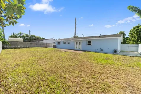 15913 Fairway Heights Boulevard Miami FL 33157