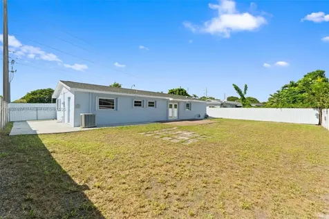 15913 Fairway Heights Boulevard Miami FL 33157