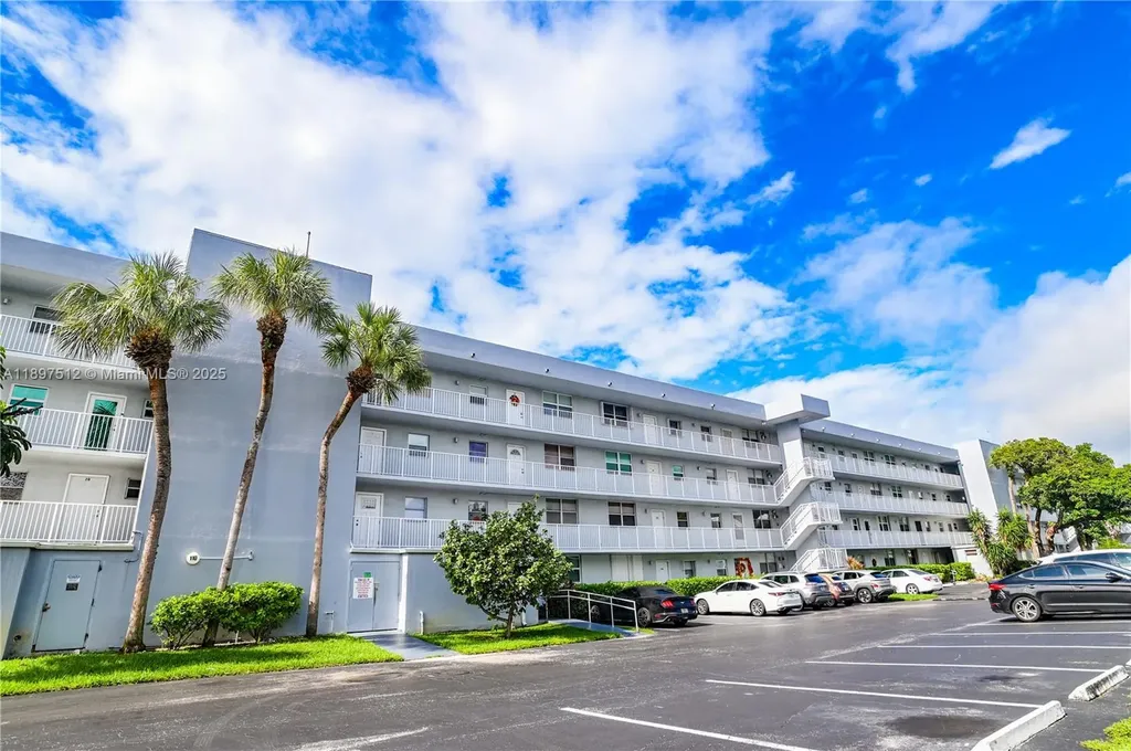 110 Royal Park Drive Oakland Park FL 33309