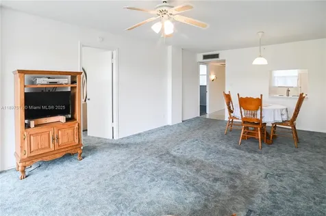 110 Royal Park Drive Oakland Park FL 33309