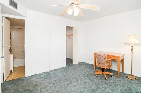 110 Royal Park Drive Oakland Park FL 33309