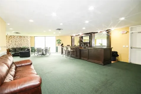 110 Royal Park Drive Oakland Park FL 33309