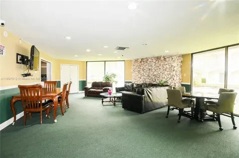 110 Royal Park Drive Oakland Park FL 33309