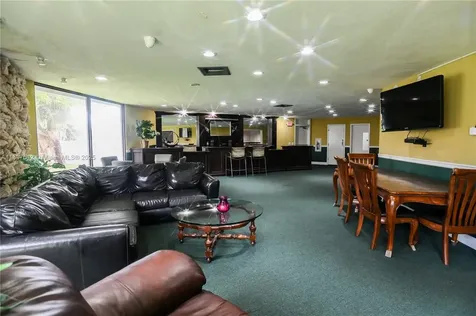 110 Royal Park Drive Oakland Park FL 33309