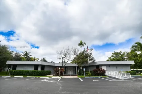 110 Royal Park Drive Oakland Park FL 33309
