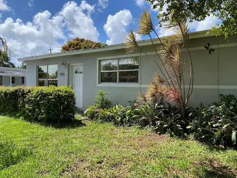1121 NE 214th Street Miami FL 33179