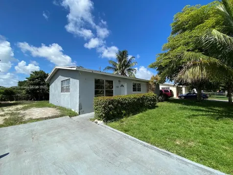 1121 NE 214th Street Miami FL 33179