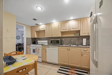3140 S Ocean Drive Hallandale Beach FL 33009
