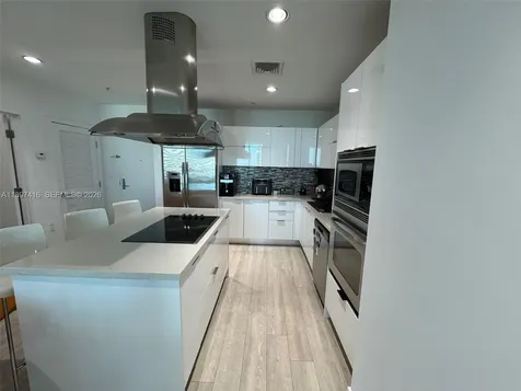 7928 East Drive North Bay Village FL 33141