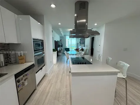 7928 East Drive North Bay Village FL 33141