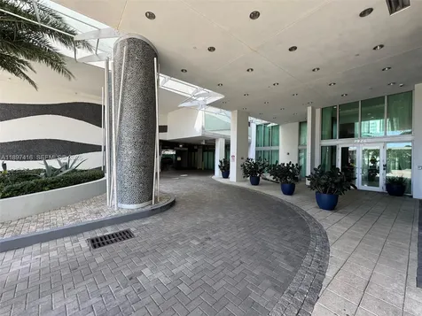 7928 East Drive North Bay Village FL 33141