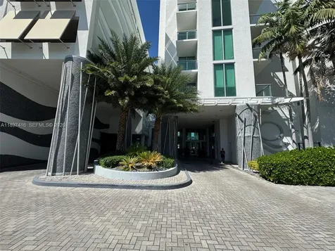 7928 East Drive North Bay Village FL 33141