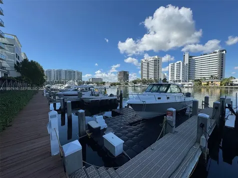 7928 East Drive North Bay Village FL 33141