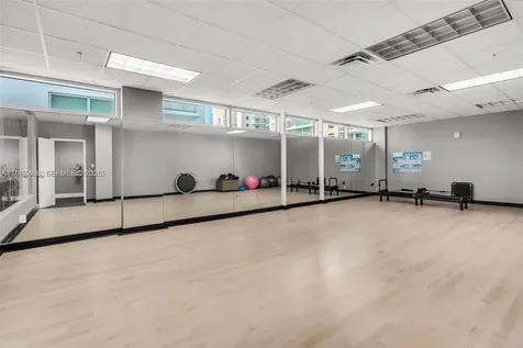 7928 East Drive North Bay Village FL 33141
