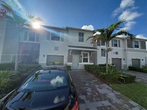 1672 SE 8th Avenue Homestead FL 33034