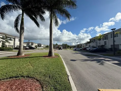 1672 SE 8th Avenue Homestead FL 33034