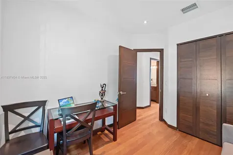 261 Navarre Avenue Coral Gables FL 33134