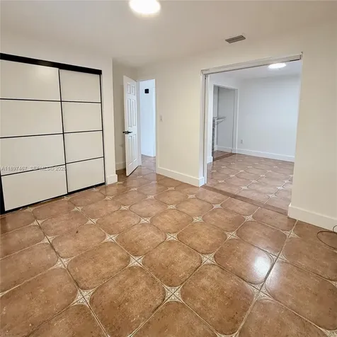 2729 SW 67th Avenue Miami FL 33155