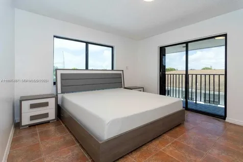 2729 SW 67th Avenue Miami FL 33155