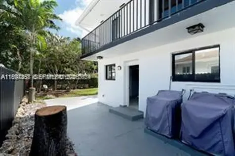 2729 SW 67th Avenue Miami FL 33155