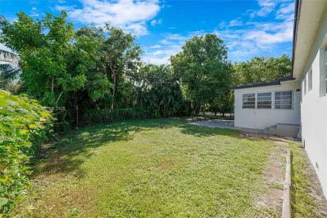 1100 NE 166th Street North Miami Beach FL 33162