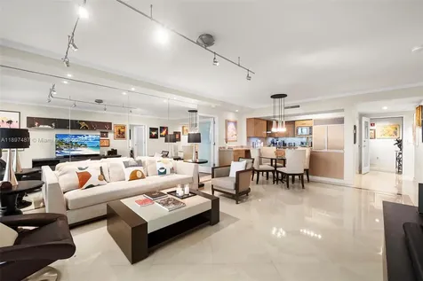 1455 Ocean Drive Miami Beach FL 33139