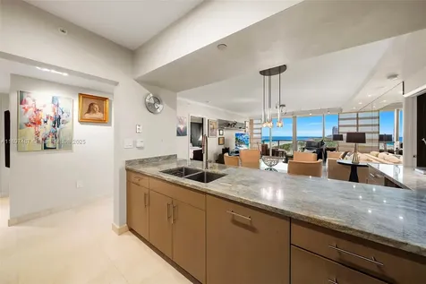 1455 Ocean Drive Miami Beach FL 33139