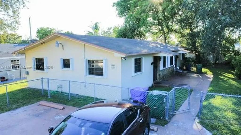 7534/7536 NW 4th Avenue Miami FL 33150