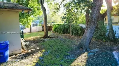 7534/7536 NW 4th Avenue Miami FL 33150