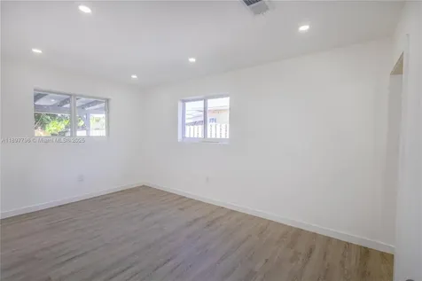 6371 Scott Street Hollywood FL 33024