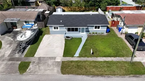 6371 Scott Street Hollywood FL 33024